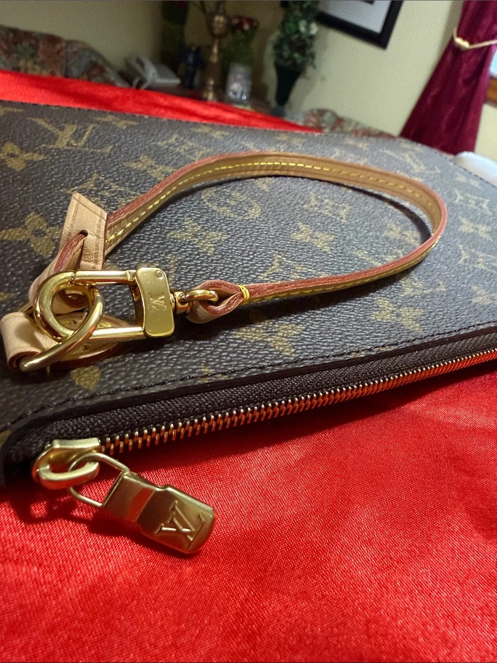 WOW POSHMARK Authentic Louis Vuitton Neverfull Monogram Pochette NWOT